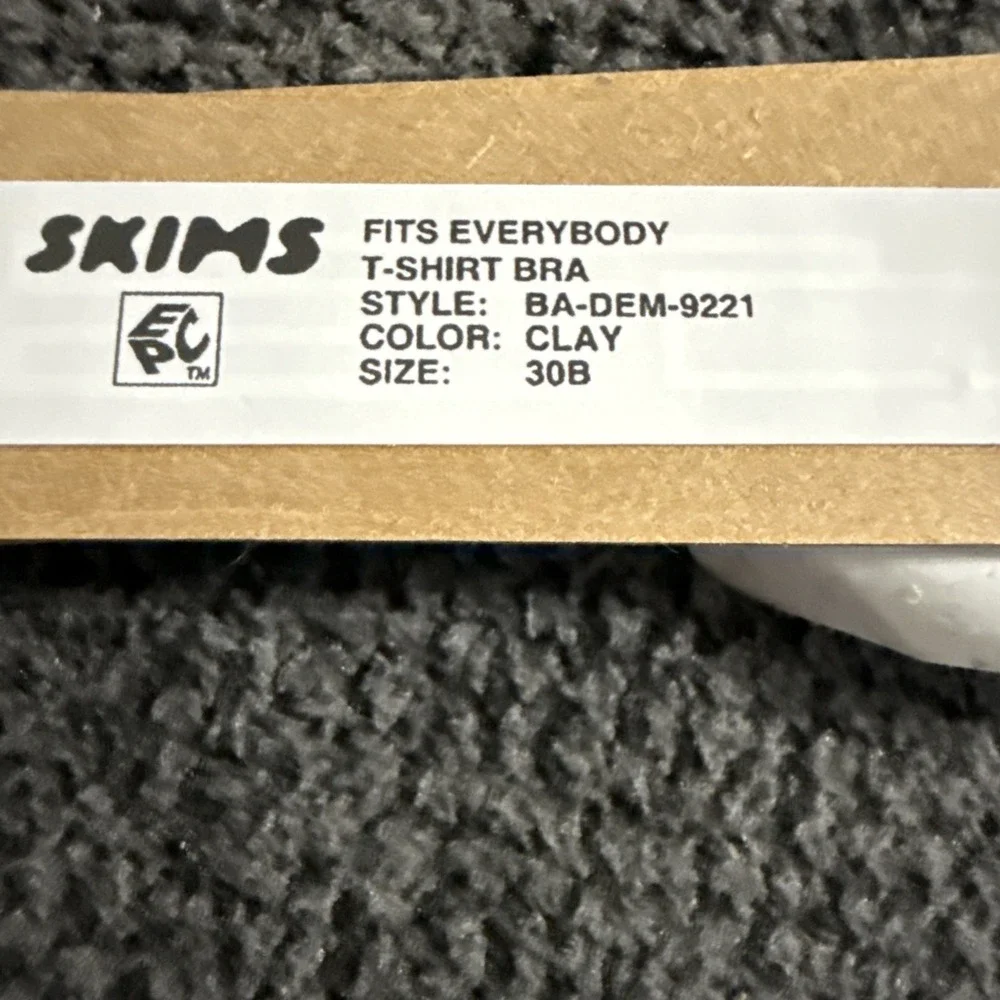 Skims Fits Everybody Tshirt Bra - Clay - 30B - NWT - Picture 5 of 5